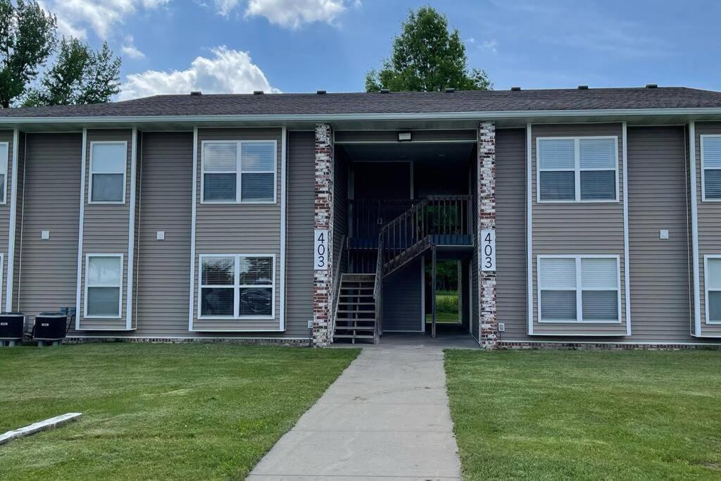 The Bernice - 2 Bedroom Apt In Quilt Town, Usa Hamilton Exterior photo