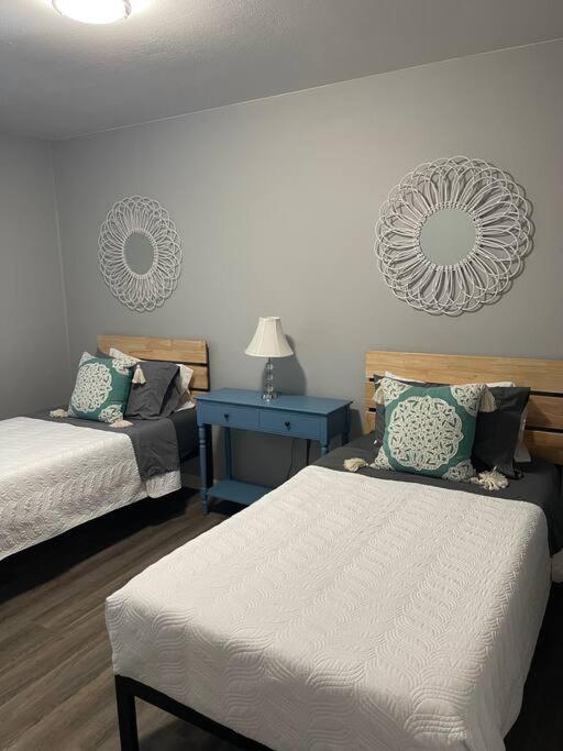 The Bernice - 2 Bedroom Apt In Quilt Town, Usa Hamilton Exterior photo